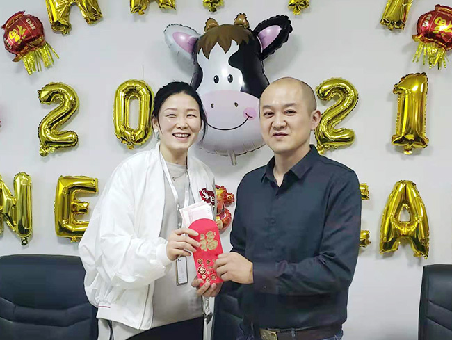 榮創(chuàng)服務(wù)團(tuán)隊展示(五) 榮創(chuàng)服務(wù)團(tuán)隊展示(五)